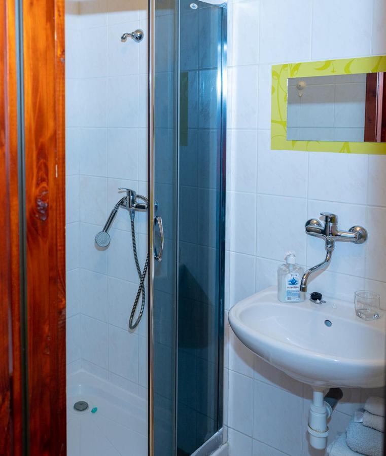 2- Izbovy Apartman Kajka V Penzion Trstená Exterior foto